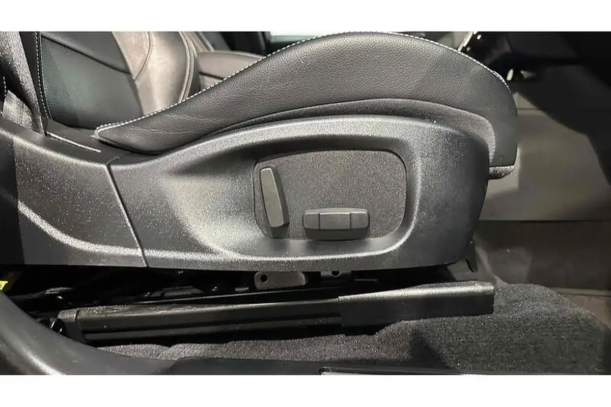 2018-jaguar-e-pace-20-i4-r-dynamic-s-200ps-big-30