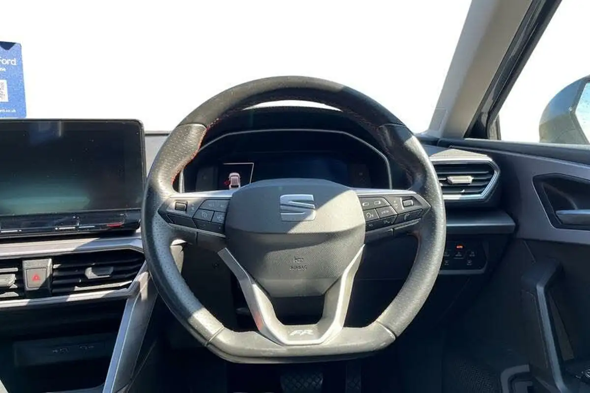 2021-seat-leon-14-e-hybrid-fr-hatchback-big-10