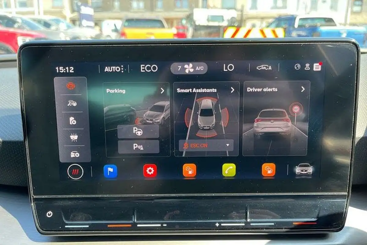 2021-seat-leon-14-e-hybrid-fr-hatchback-big-34