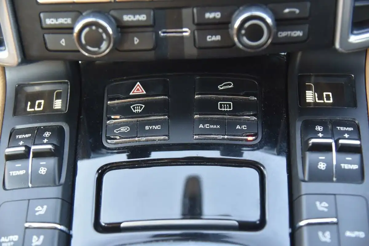 2014-porsche-cayenne-30td-platinum-edition-big-35