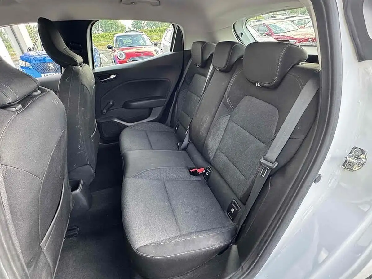 2020-renault-clio-10-sce-play-75bhp-big-24