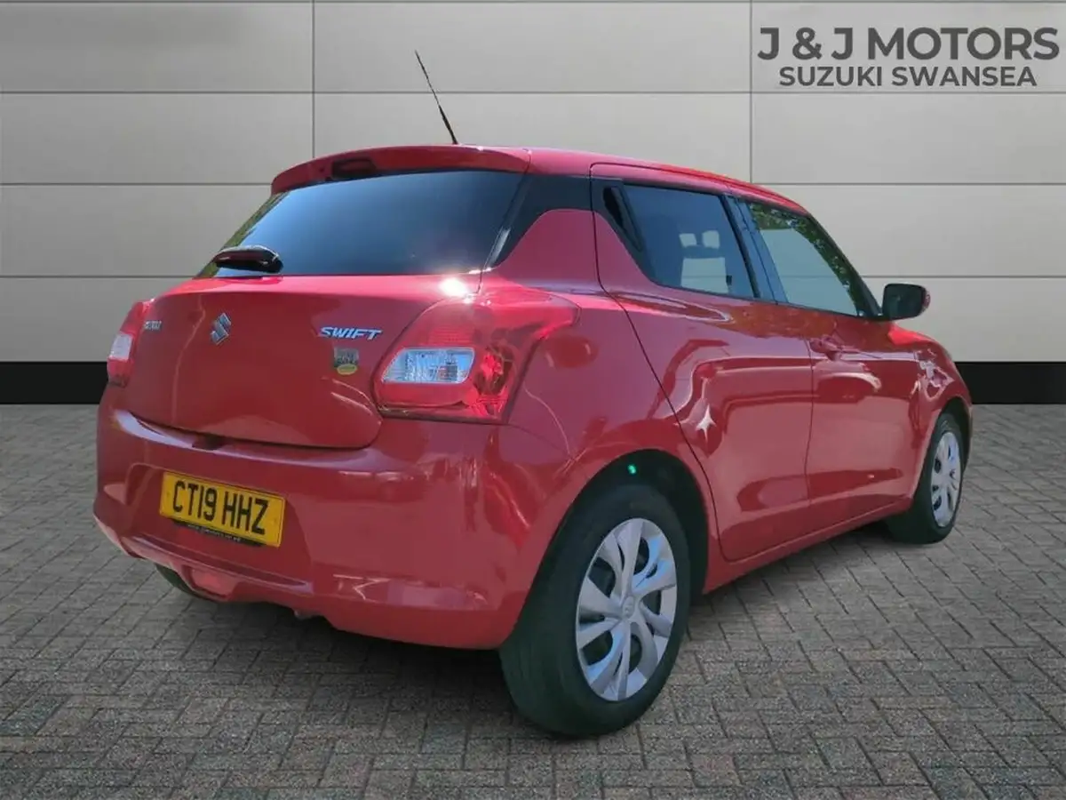 2019-suzuki-swift-12-dualjet-attitude-big-6