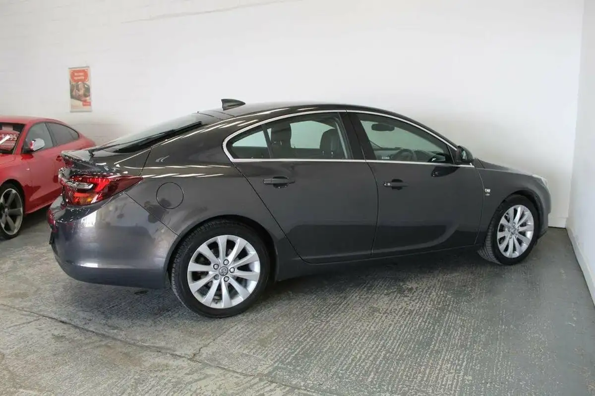 2015-vauxhall-insignia-20cdti-elite-nav-ecoflex-ss-hatchback-5d-big-10