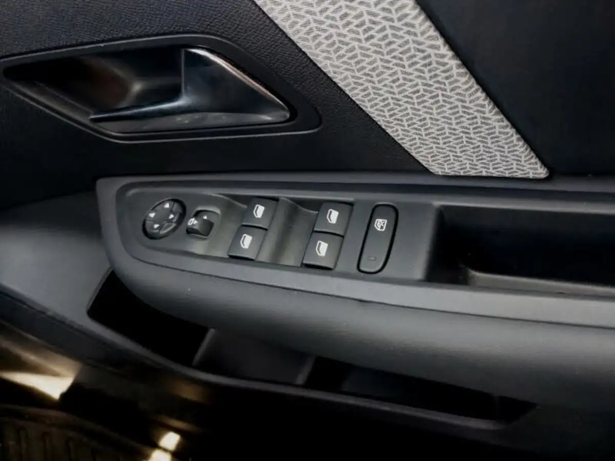 2022-citroen-c4-12-puretech-sense-plus-big-14
