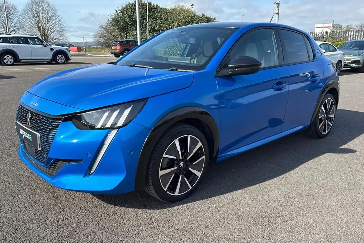 2021-peugeot-208-e-gt-premium-big-26