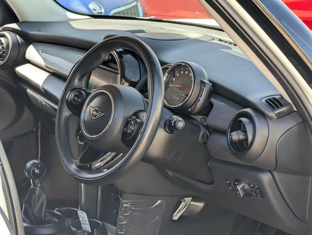 2018-mini-cooper-15-cooper-classic-ss-hatchback-5d-big-10