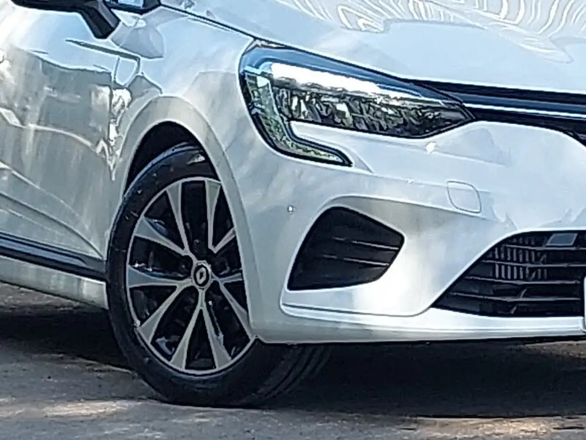 2021-renault-clio-10-tce-iconic-edition-big-8