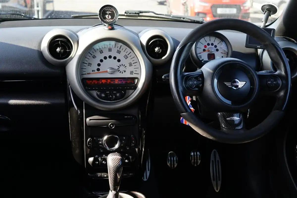 2012-mini-countryman-16-cooper-s-190bhp-all4-big-3
