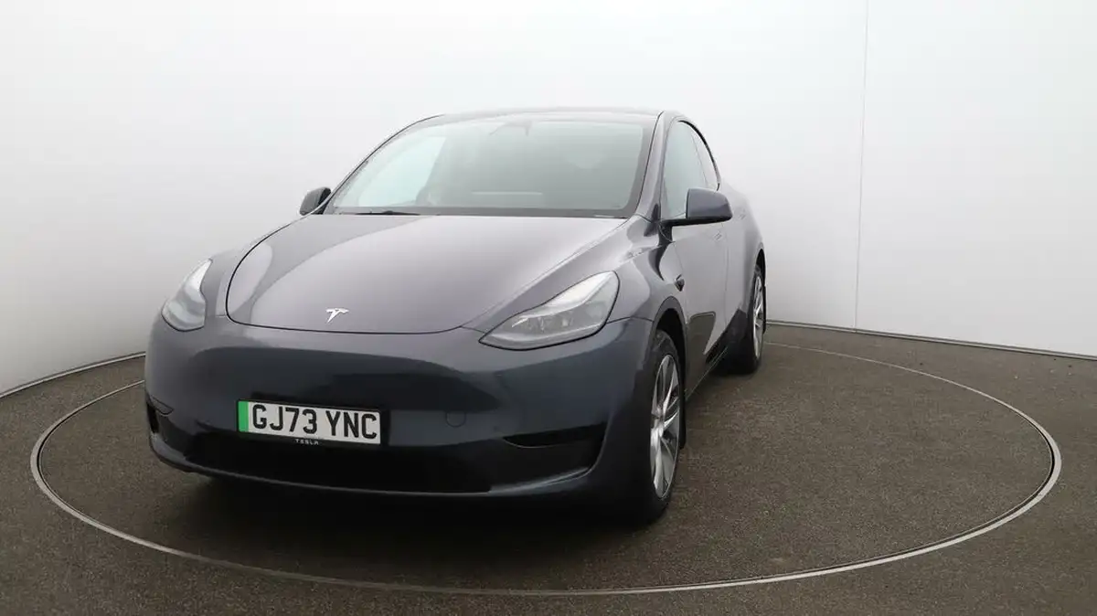 2023-tesla-model-y-e-rwd-big-29