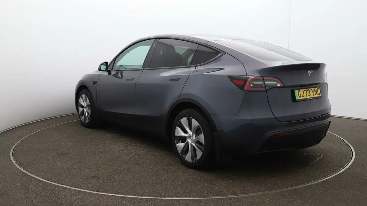 2023-tesla-model-y-e-rwd-big-53