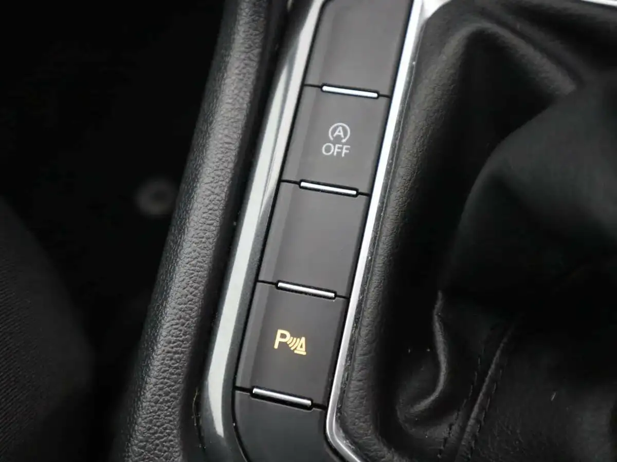 2022-volkswagen-tiguan-15-tsi-life-130ps-big-28