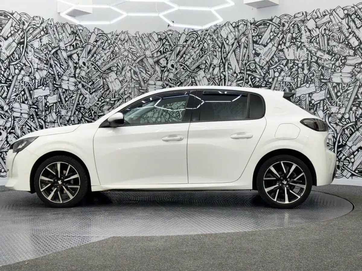 2020-peugeot-208-12-puretech-allure-100bhp-big-11