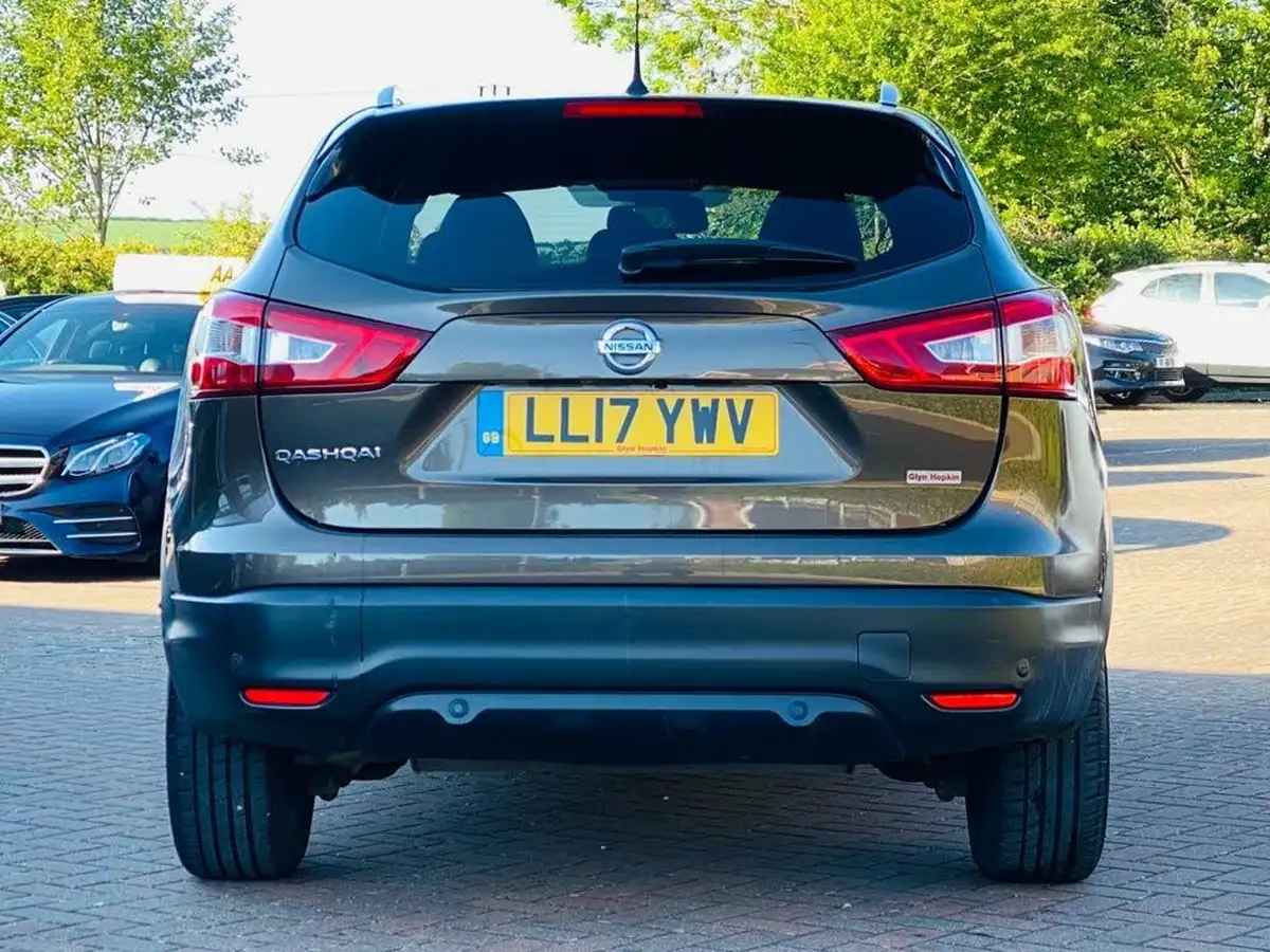 2017-nissan-qashqai-12-dig-t-n-vision-18in-big-5