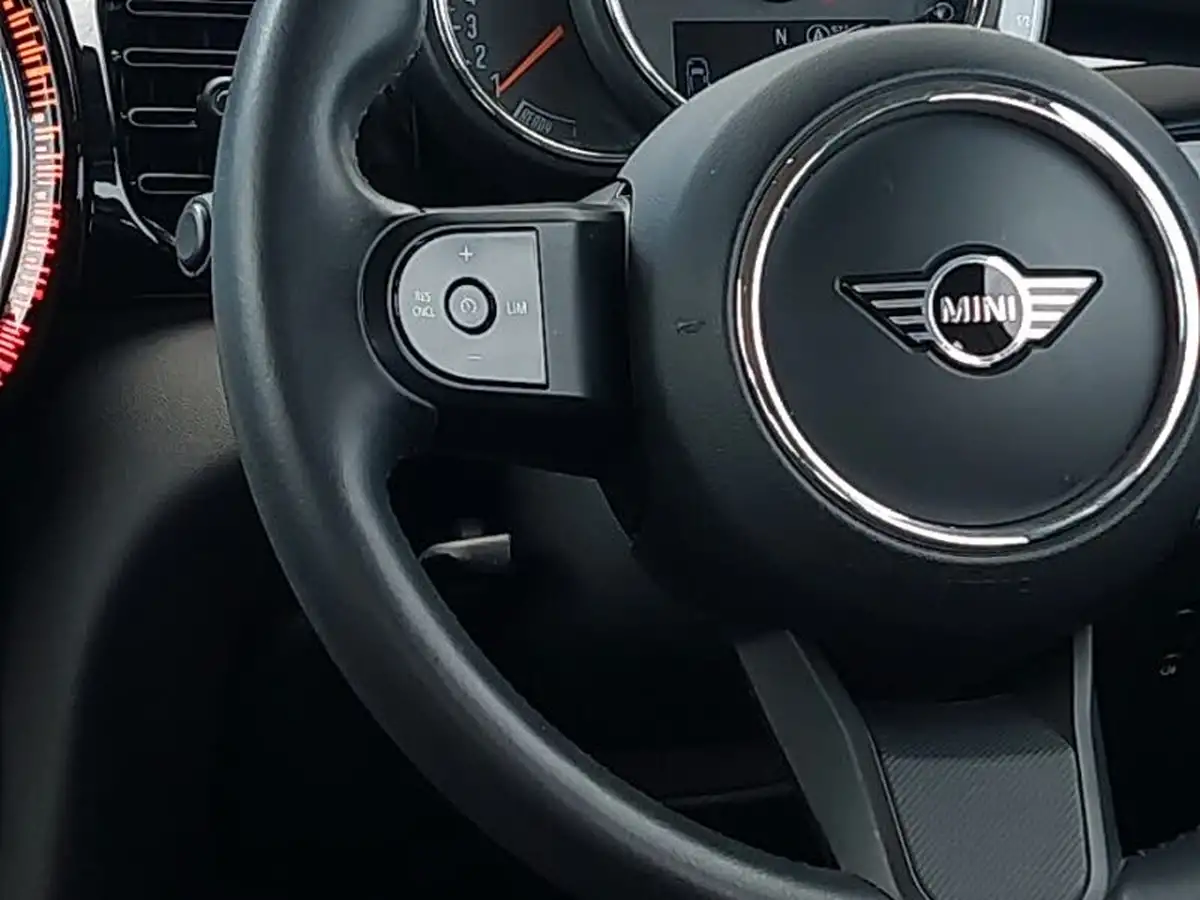 2021-mini-cooper-15-cooper-classic-hatchback-5d-big-9