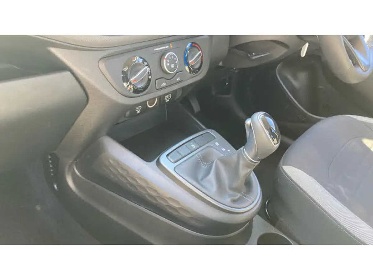2024-hyundai-i10-10-advance-63ps-auto-big-12