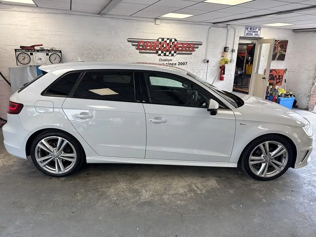 2016-audi-a3-14-tfsi-s-line-150ps-nav-cod-sportback-5d-1395cc-tronic-big-4