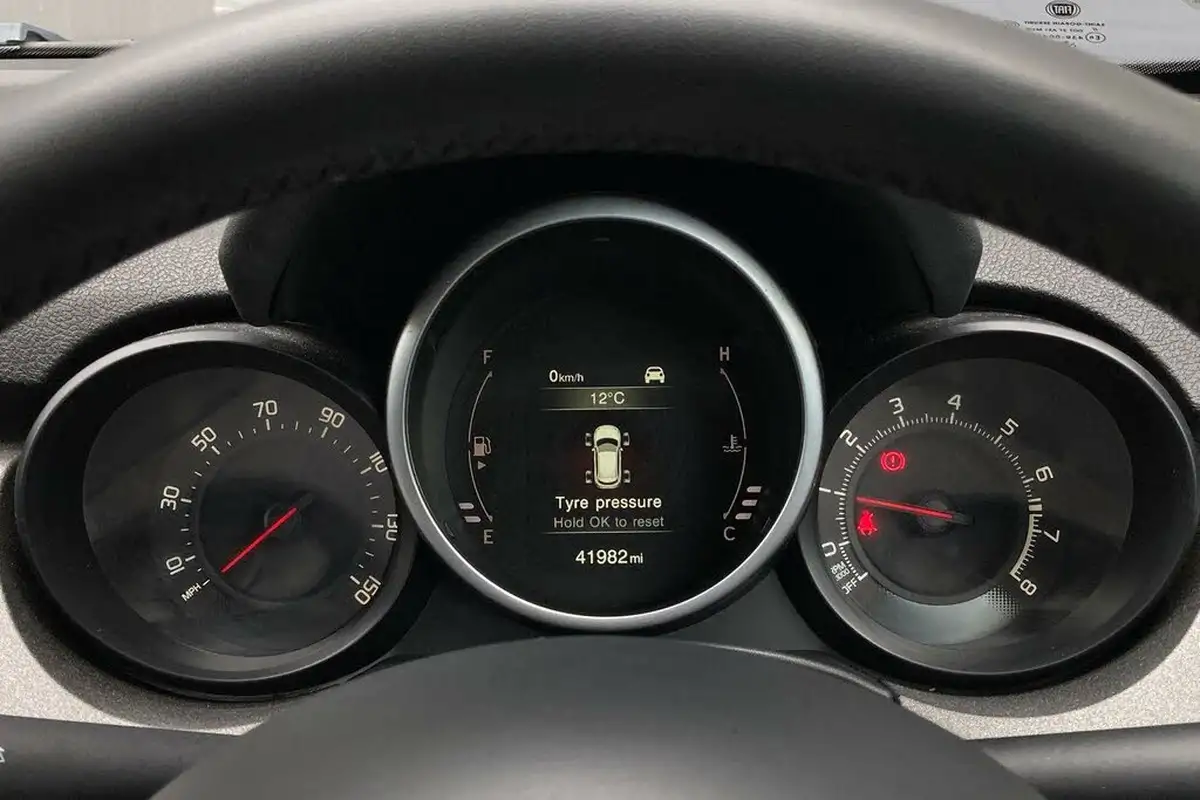 2016-fiat-500x-14-multiair-lounge-big-14