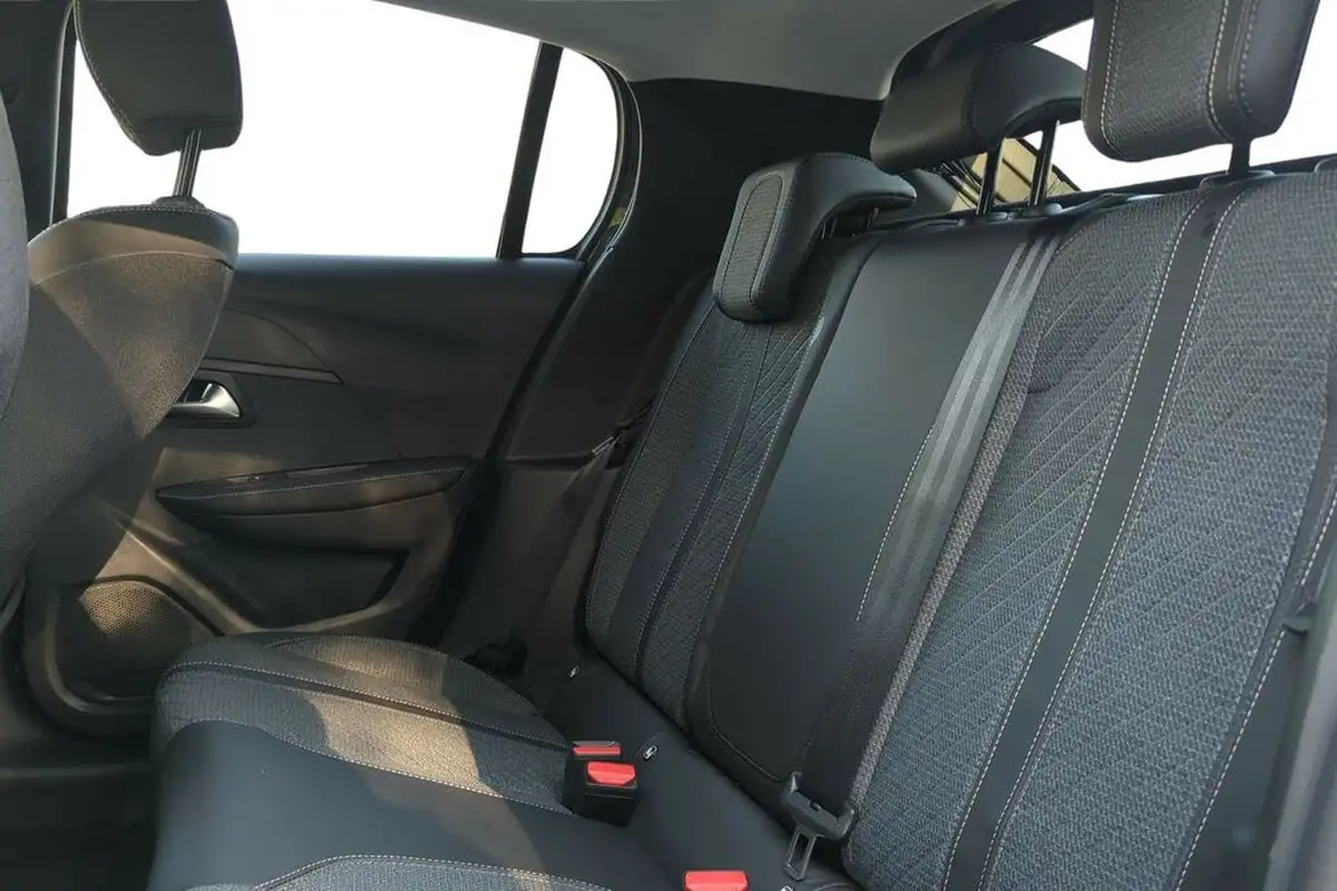 2025-peugeot-208-12-puretech-allure-big-16
