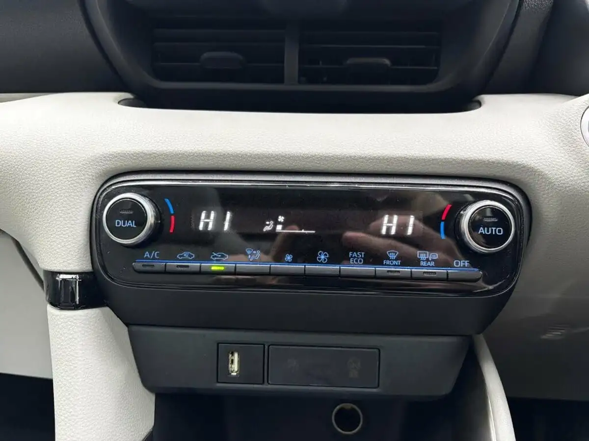 2021-toyota-yaris-15-vvt-i-excel-big-19