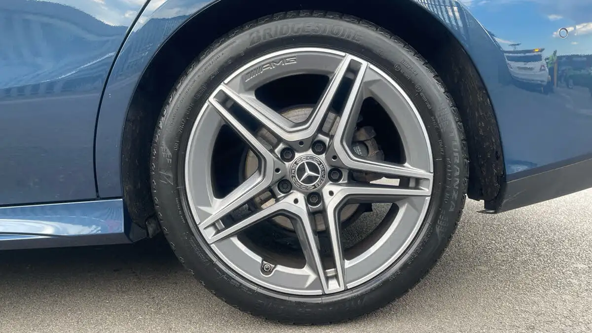 2021-mercedes-benz-cla-big-17