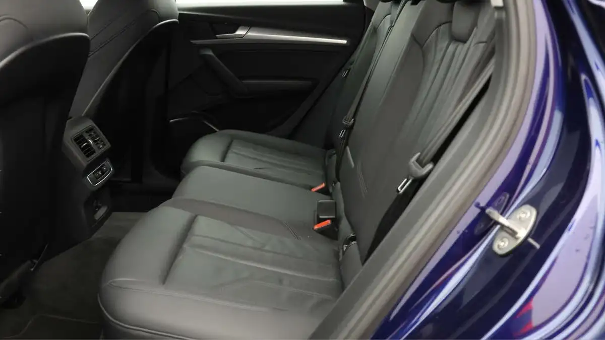 2022-audi-q5-20-45-tfsi-sportback-big-24