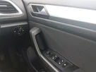 2022-volkswagen-t-roc-15-tsi-life-small-11