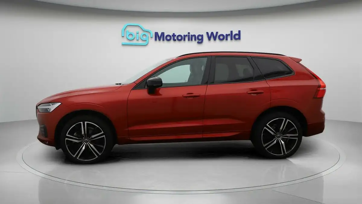 2021-volvo-xc60-20-b5-r-design-awd-big-4
