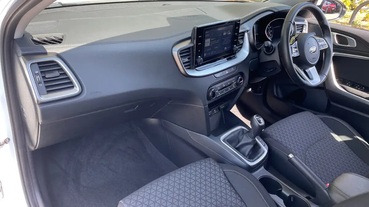 2021-kia-ceed-10-t-gdi-2-sportswagon-big-9