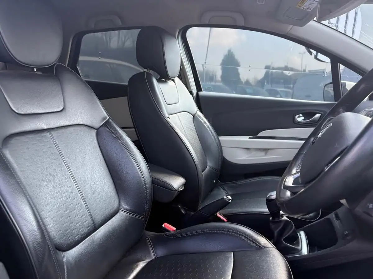 2018-renault-captur-09-tce-gt-line-big-10