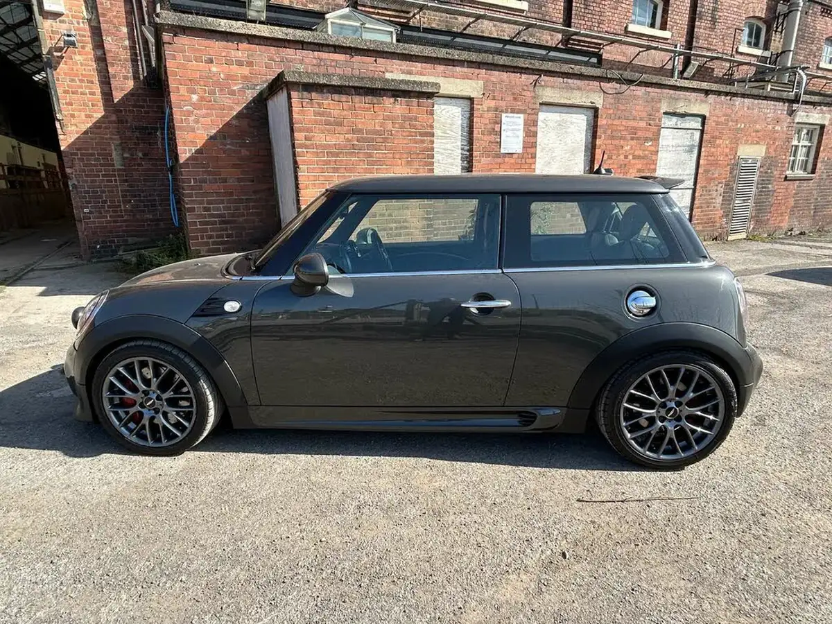 2012-mini-cooper-16-john-cooper-works-hatchback-3d-big-6