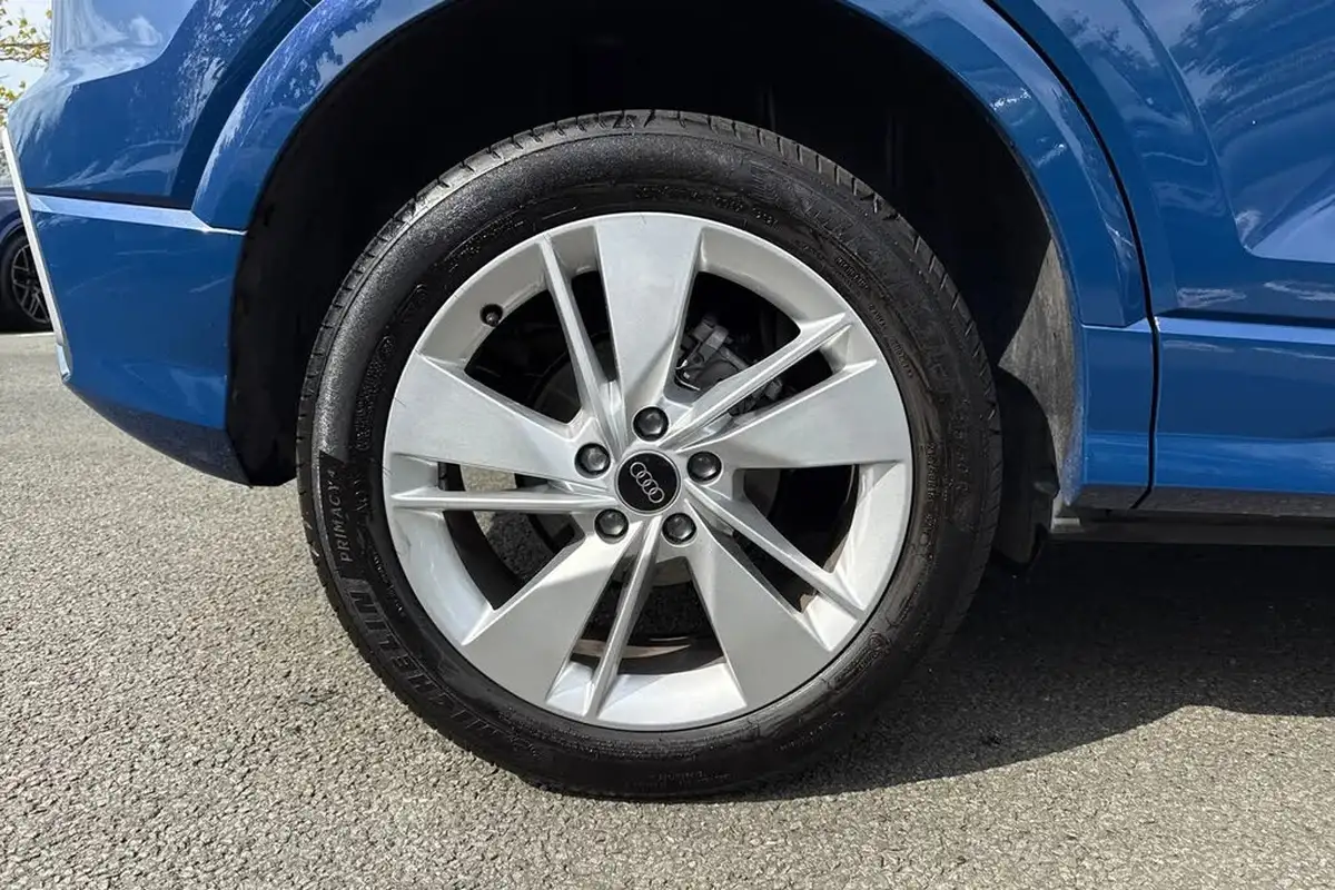 2025-audi-q2-15-35-tfsi-s-line-big-11