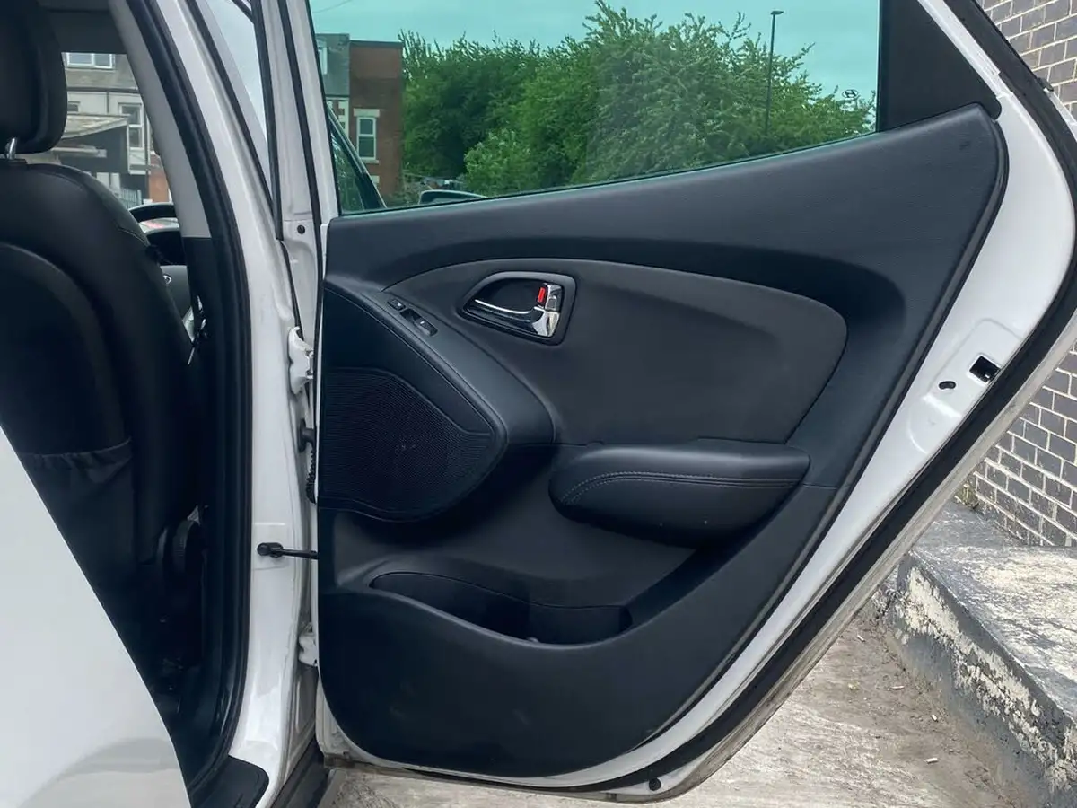 2013-hyundai-ix35-17td-premium-16v-2wd-big-12