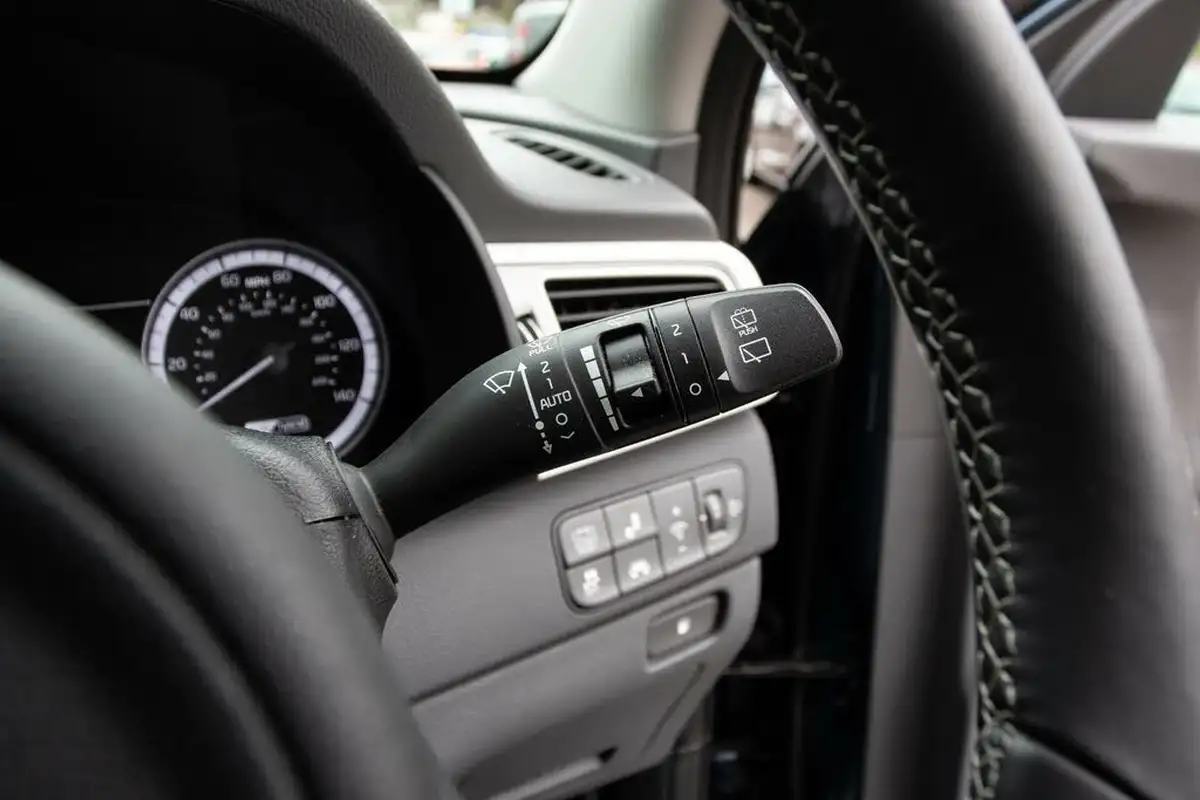2017-kia-niro-16-gdi-first-edition-big-18