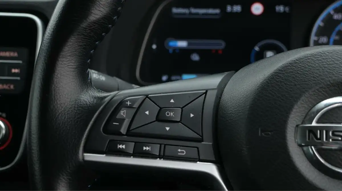 2021-nissan-leaf-e-acenta-big-23