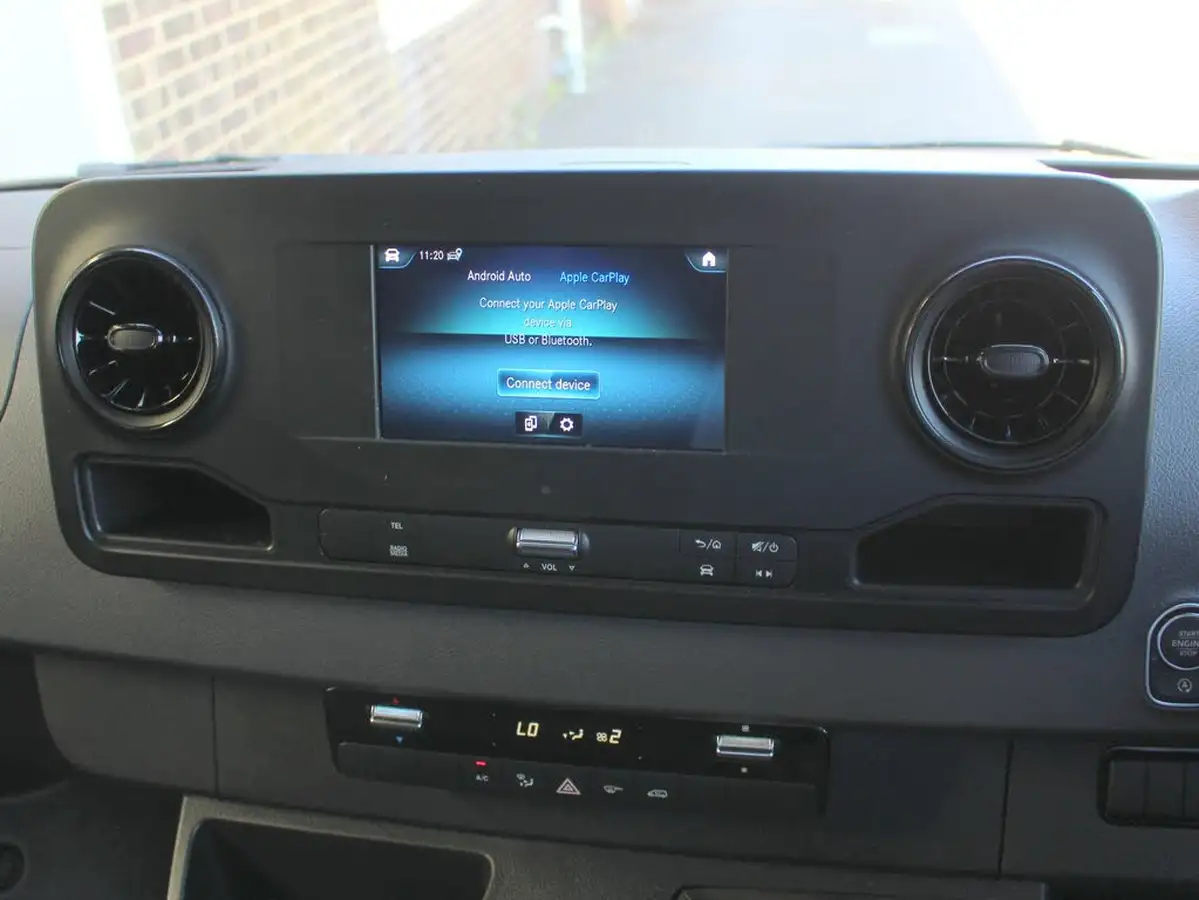 2024-mercedes-benz-sprinter-20cdi-315-l2h1-premium-big-43