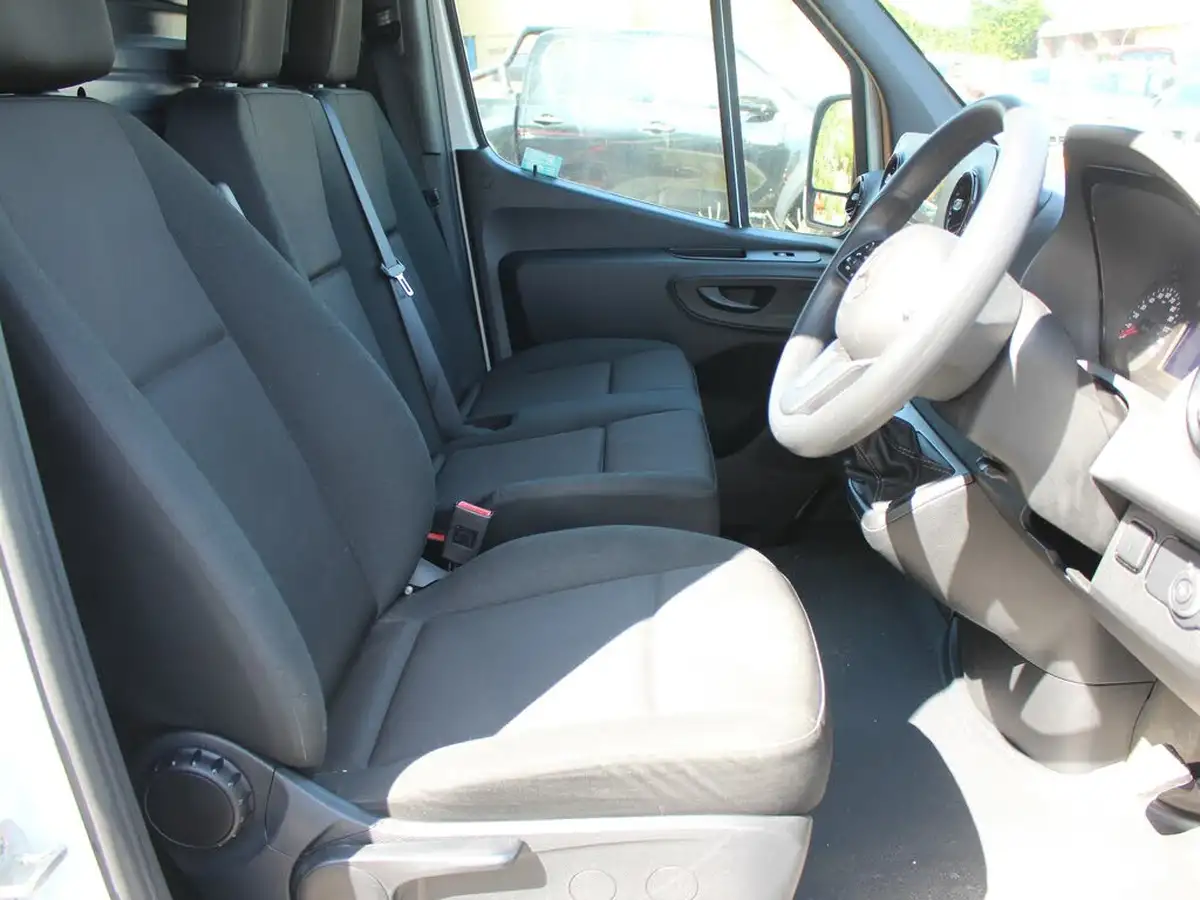 2024-mercedes-benz-sprinter-20cdi-315-l2h1-premium-big-19