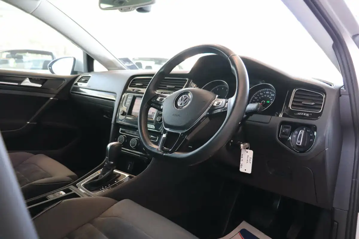 2014-volkswagen-golf-14-gt-tsi-140ps-act-hatchback-5d-1395cc-dsg-big-19