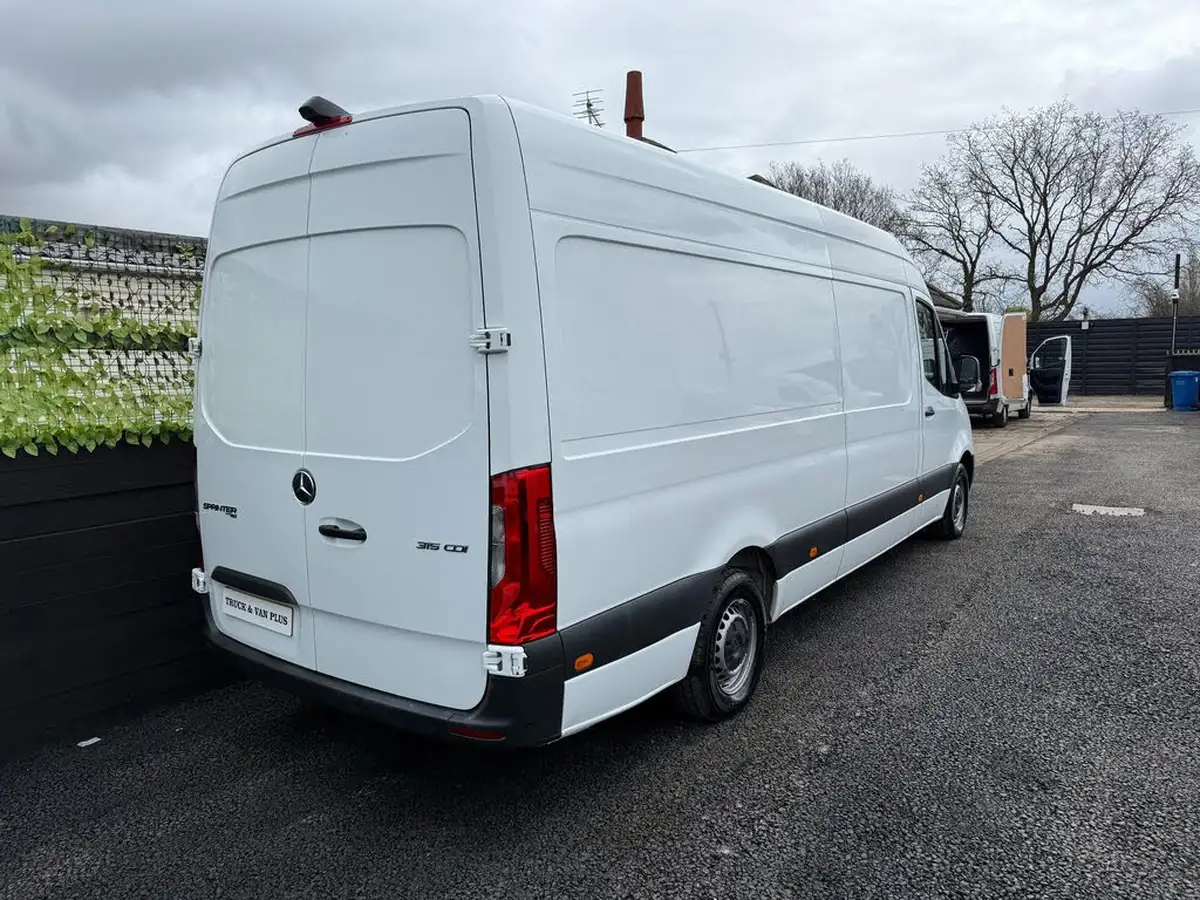 2020-mercedes-benz-sprinter-20cdi-315-l1h1-progressive-big-4
