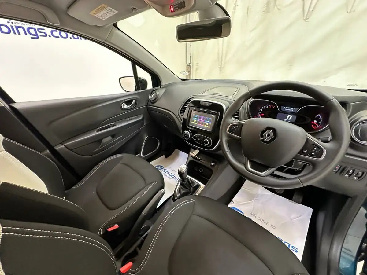 2018-renault-captur-09-tce-iconic-big-7