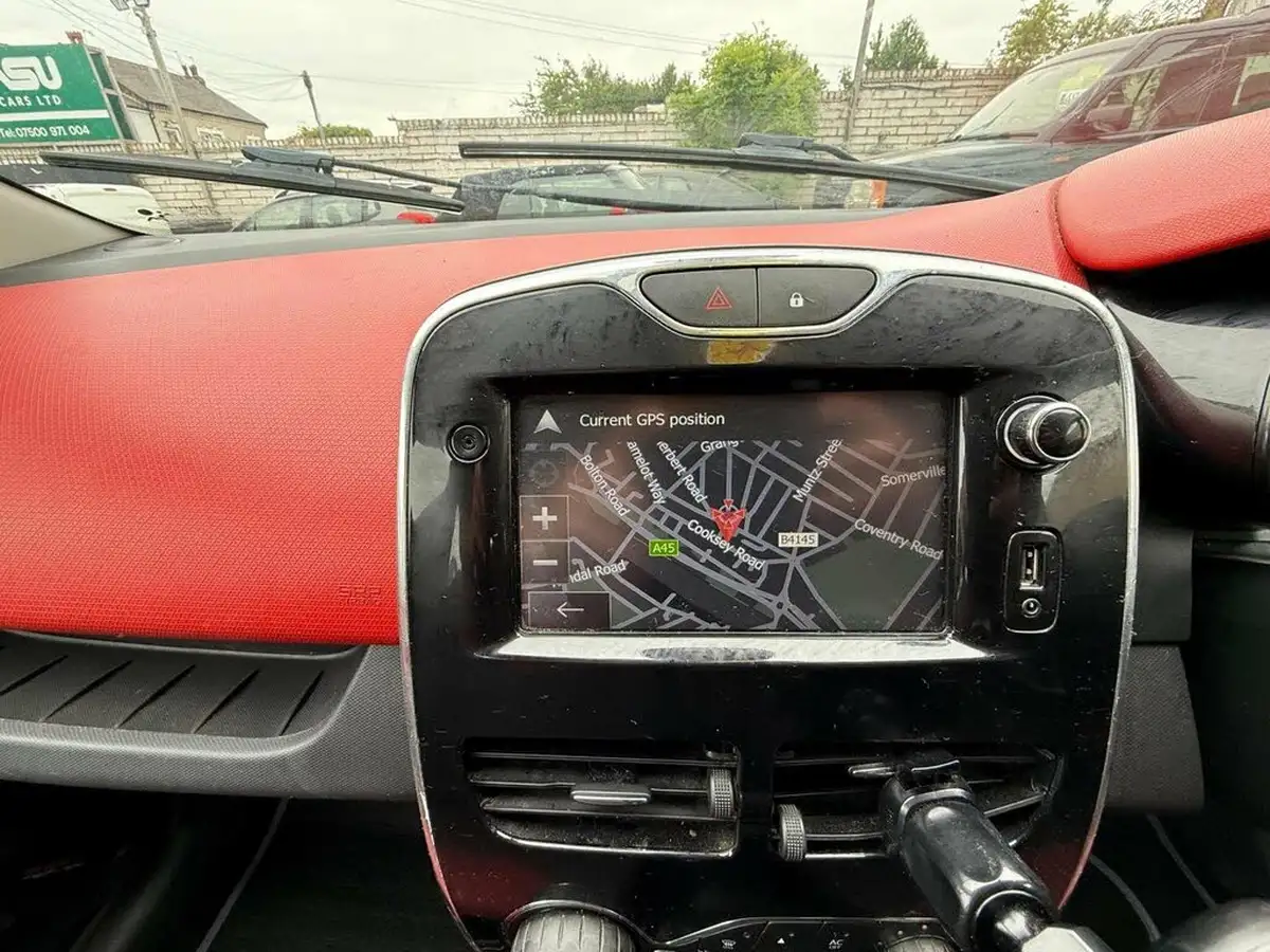 2013-renault-clio-09-dynamique-s-big-11