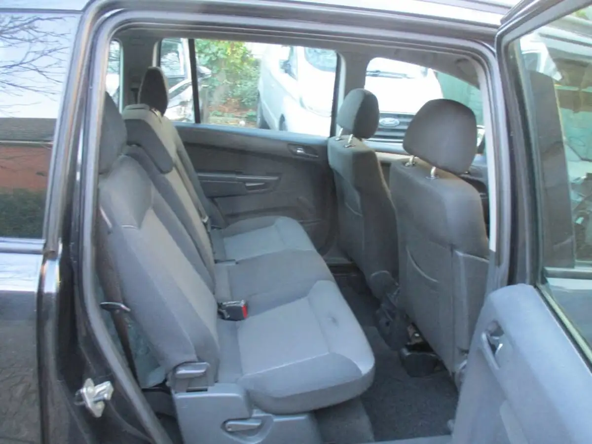 2013-vauxhall-zafira-16-exclusiv-big-15