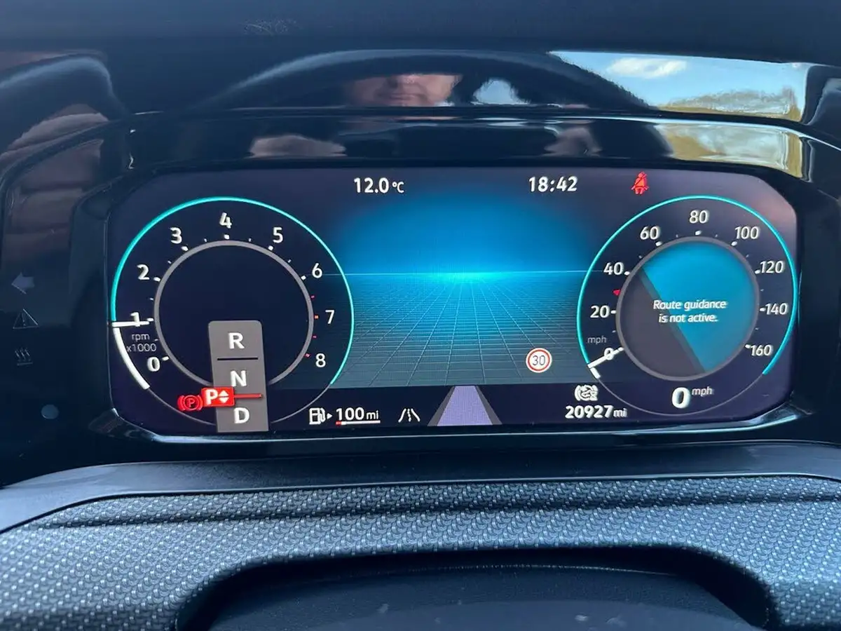 2022-volkswagen-golf-15-etsi-r-line-150ps-hatchback-big-19