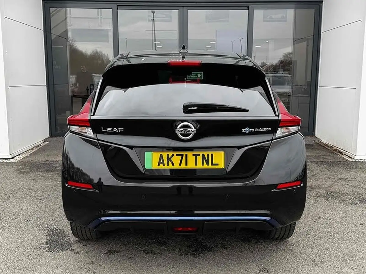 2021-nissan-leaf-e-e-n-connecta-big-3