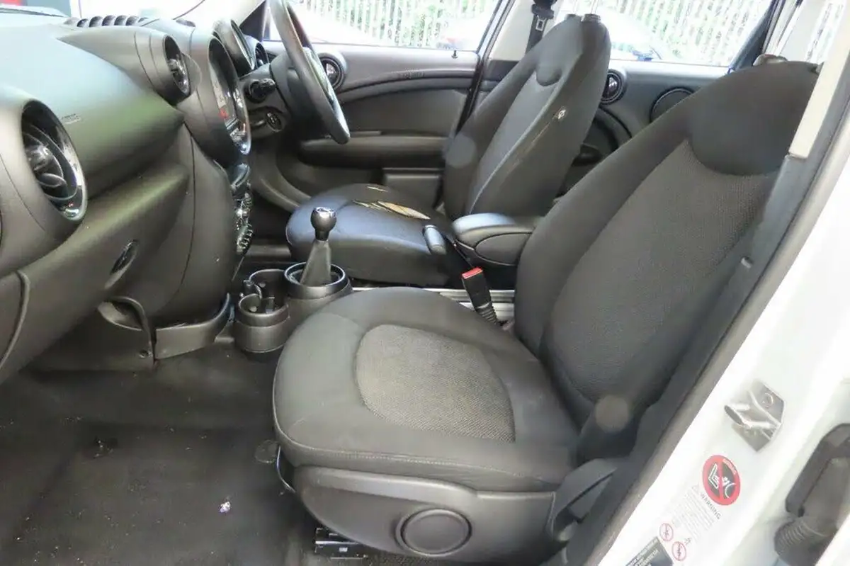 2013-mini-countryman-16-cooper-122bhp-4x4-all4-big-10