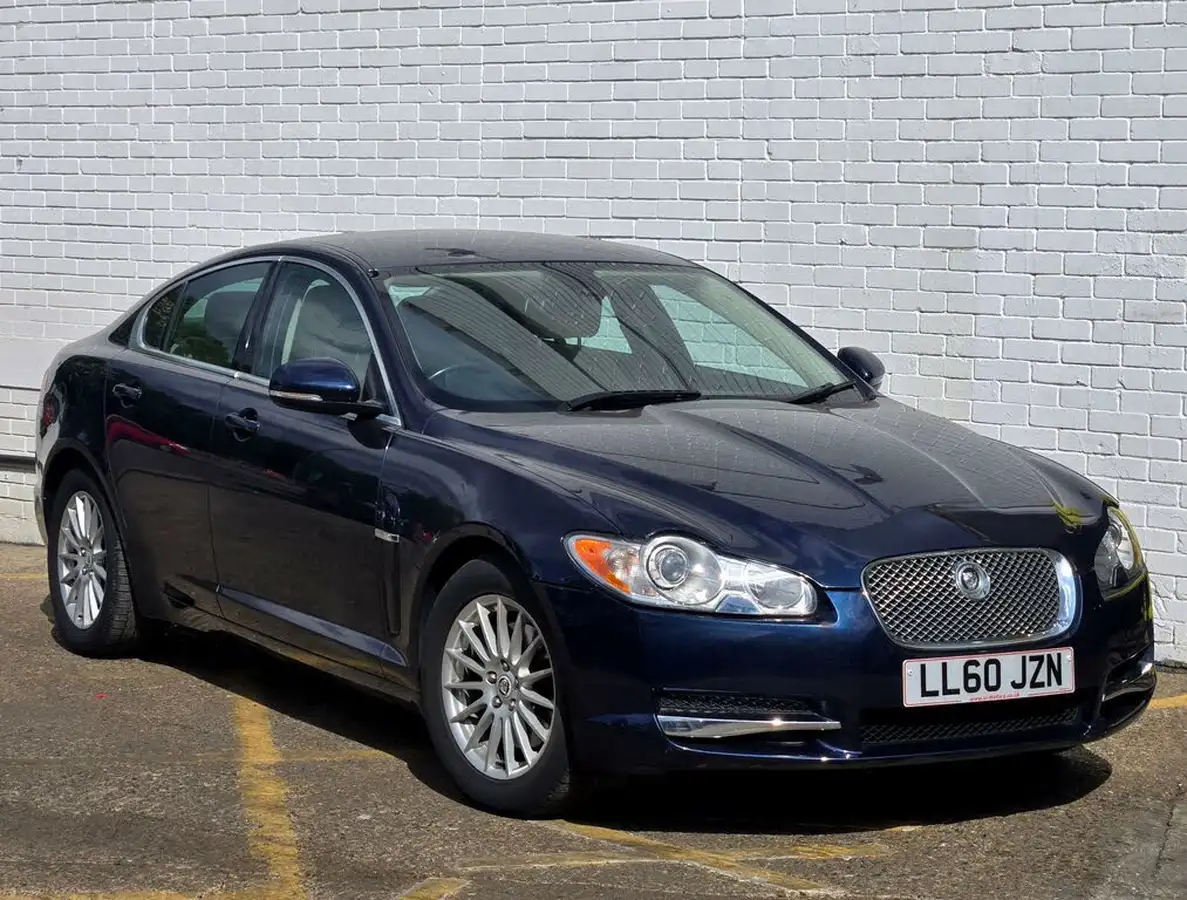 2010-jaguar-xf-30-luxury-big-9