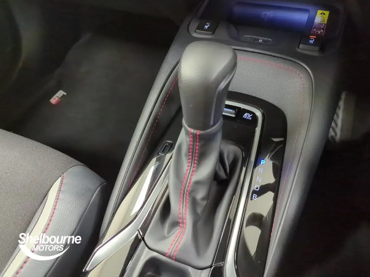 2024-toyota-corolla-18-vvt-i-gr-sport-touring-sports-big-26
