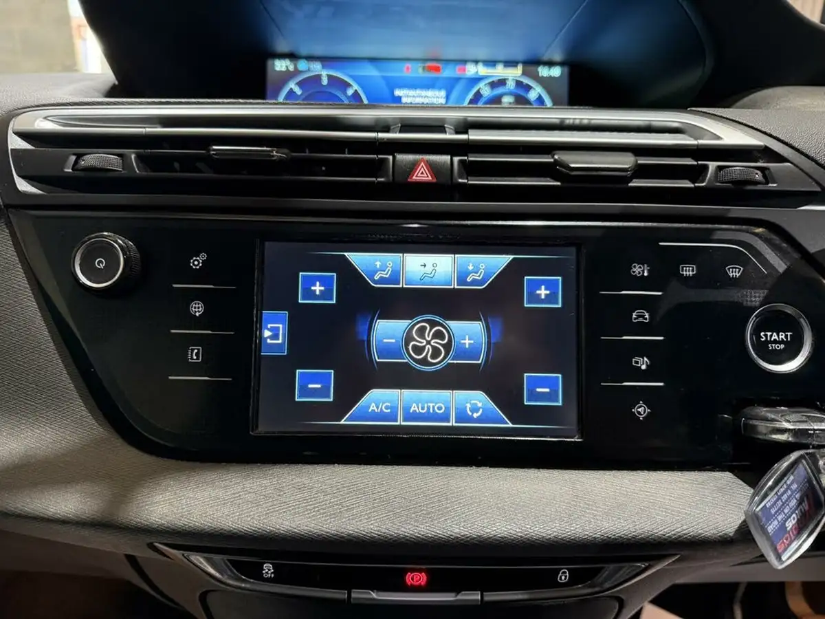 2015-citroen-grand-c4-picasso-16bluehdi-vtr-120ps-eat6-big-35