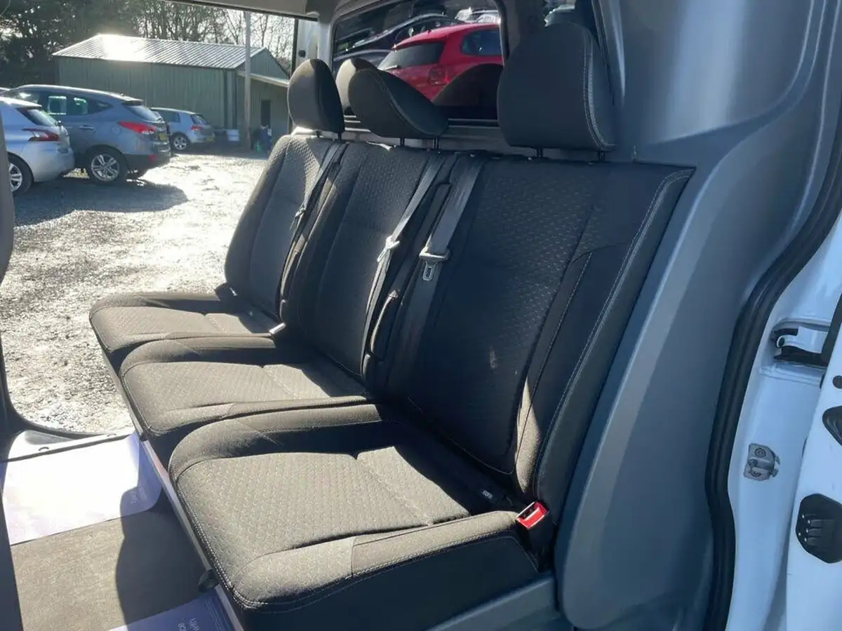2018-vauxhall-vivaro-16cdti-2900-l1h1-limited-edition-nav-125pseu6-ecotec-big-6