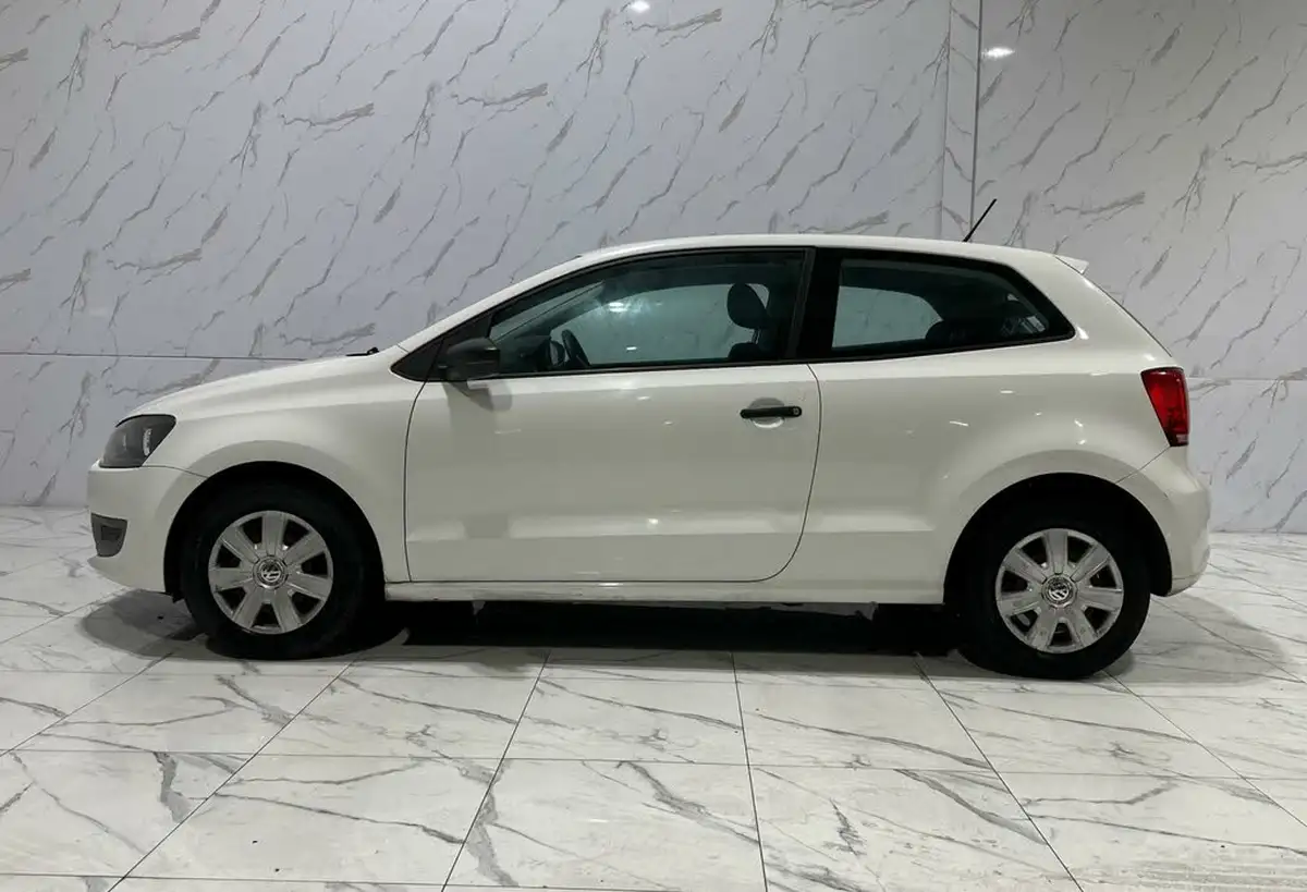 2011-volkswagen-polo-12-s-3d-big-20