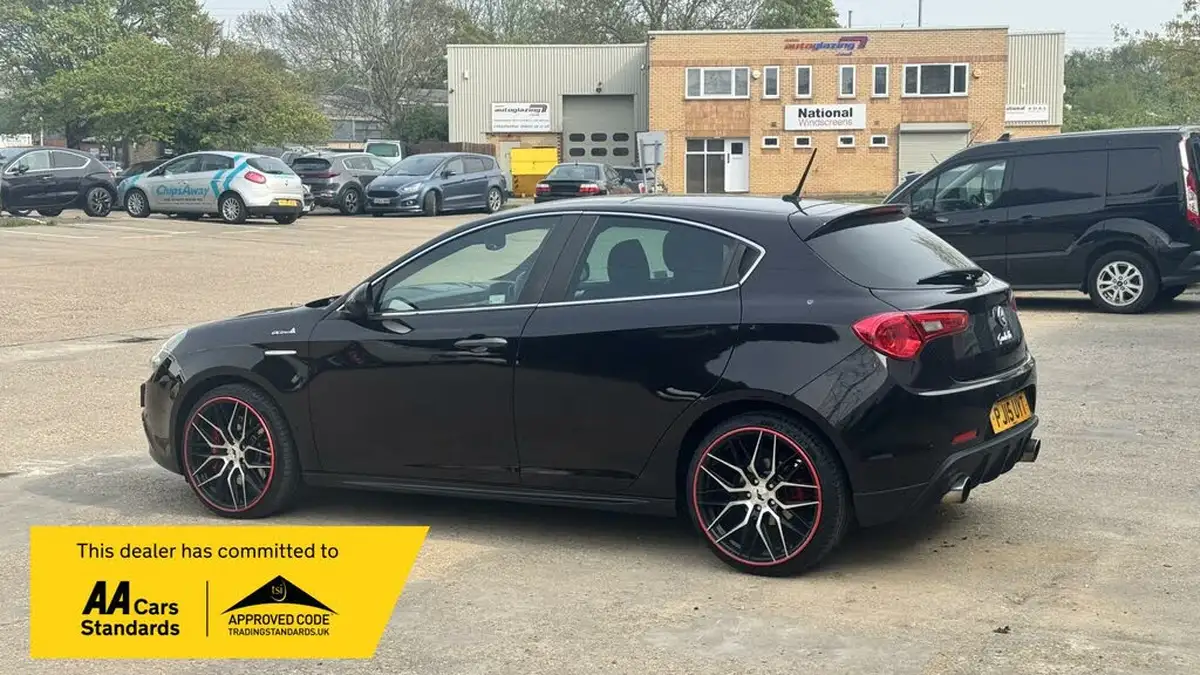 2015-alfa-romeo-giulietta-14-tb-qv-line-big-9